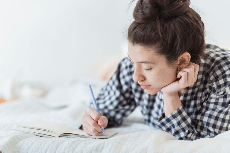 Beginner Guide to Journaling Every Day